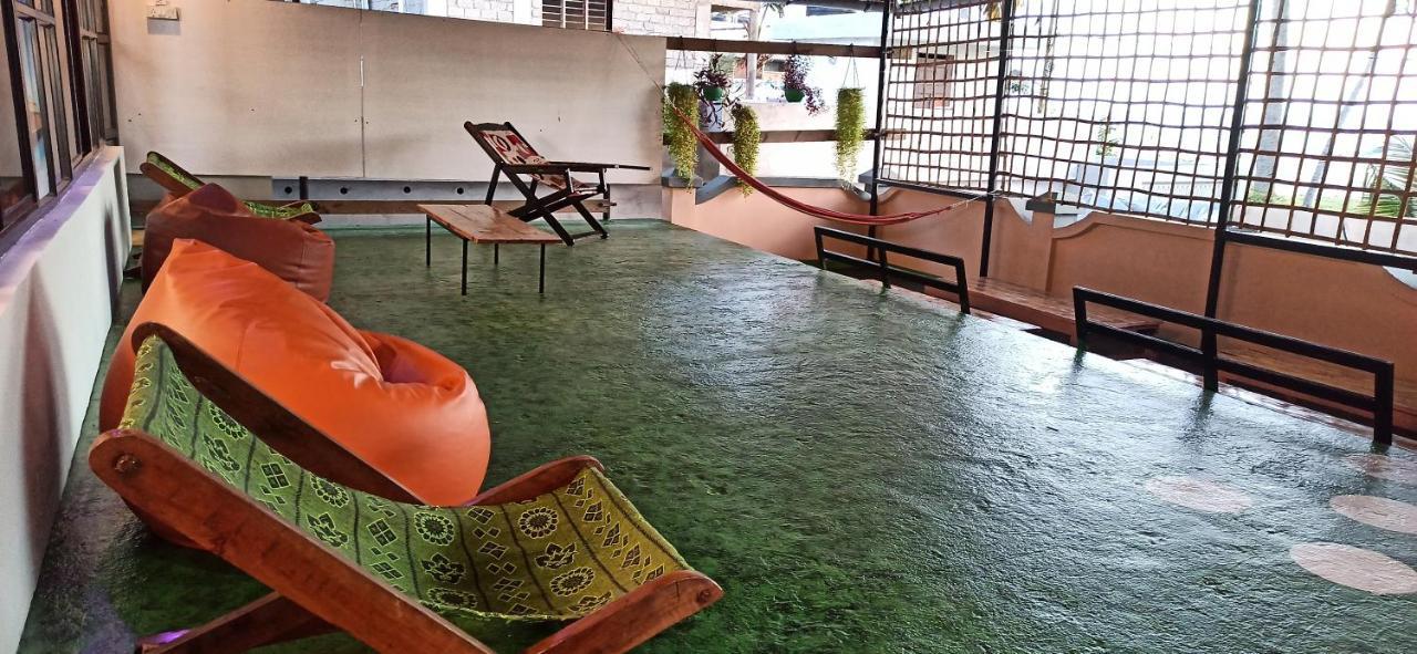 Elara Beach View Homestay アーラップーザ県 エクステリア 写真